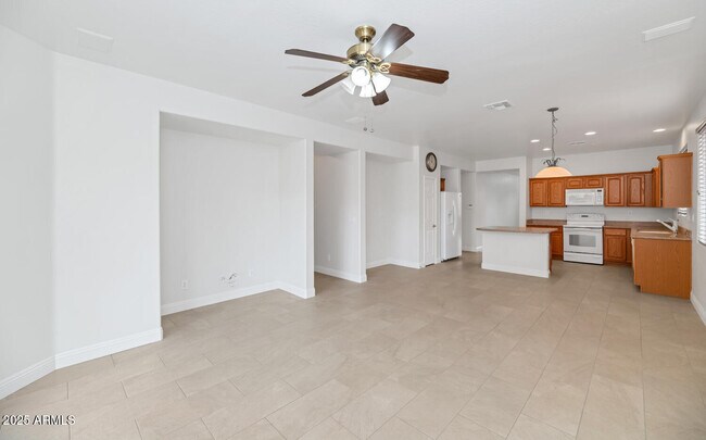 Building Photo - 39148 N Acadia Way