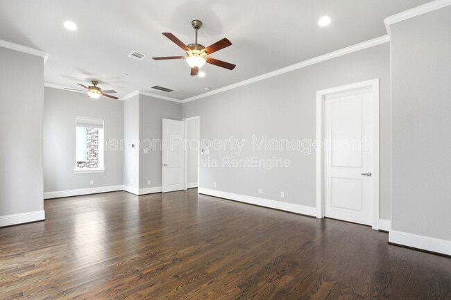 Building Photo - 2119 Taft St