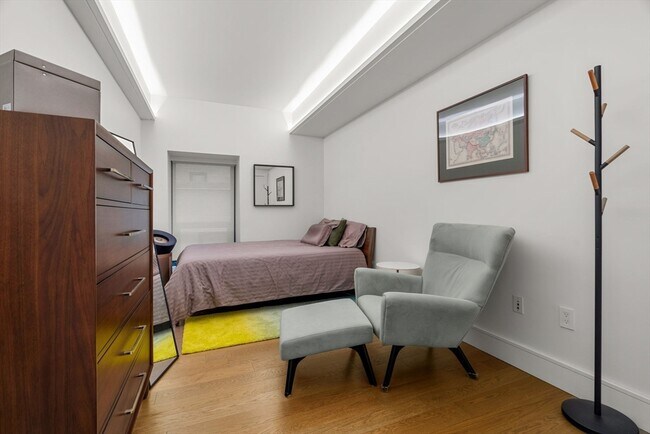 Building Photo - 45 Province St