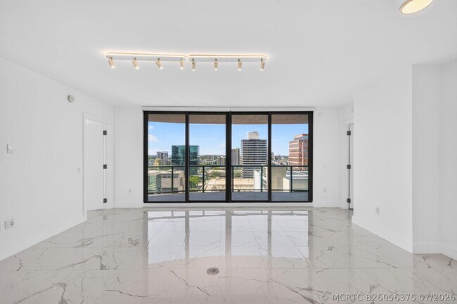 Building Photo - 100 E Las Olas Blvd