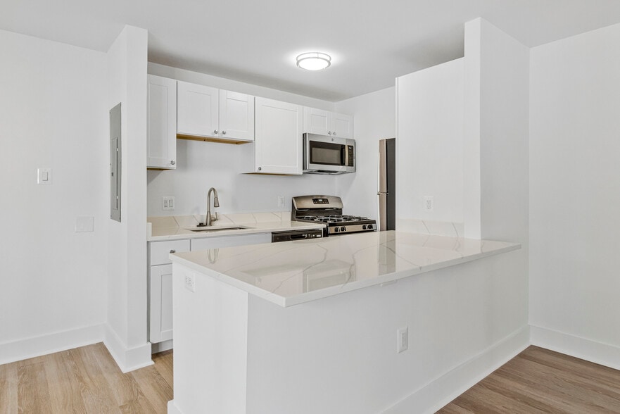 Building Photo - Foxhall Terrace