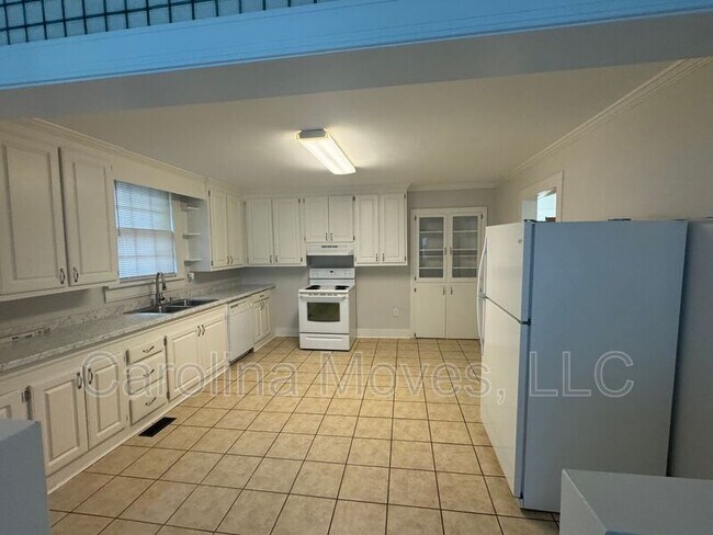 Building Photo - 926 2nd Ave