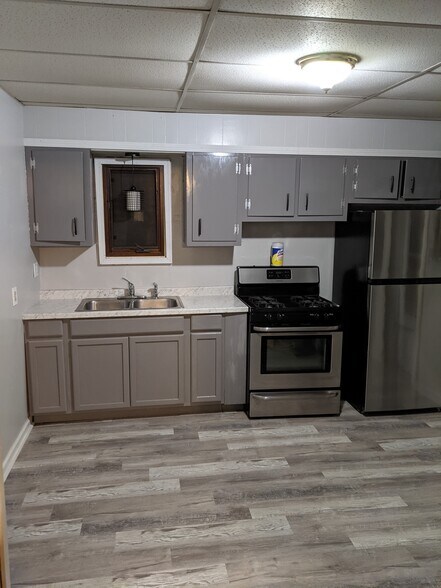 Building Photo - 917 9th Ave
