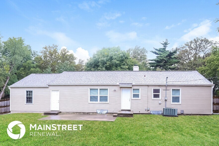 Building Photo - 9505 Newton Ave