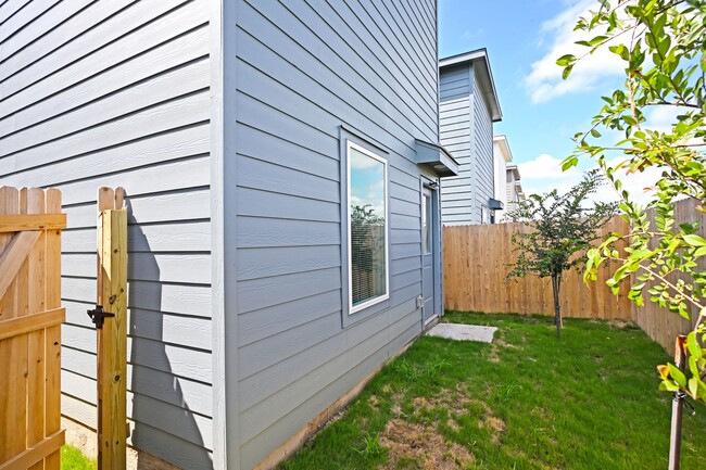 Building Photo - 4949 Winecup Cv