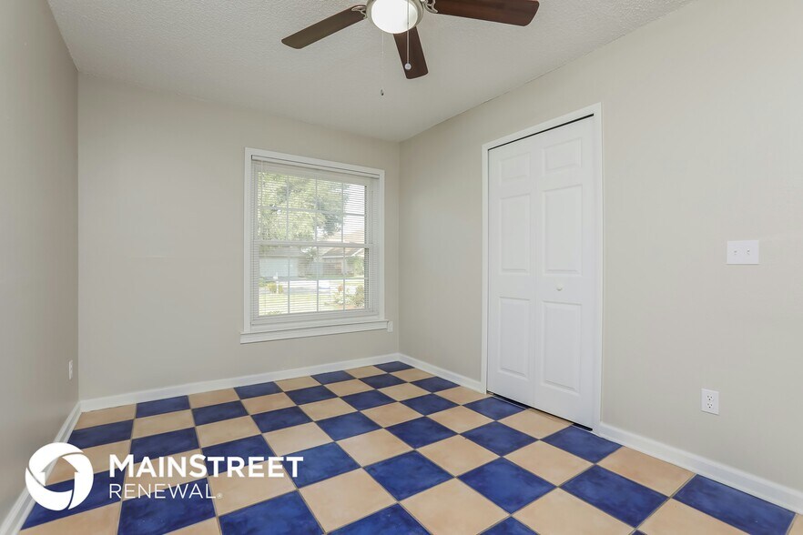 Building Photo - 215 Dempsey Way