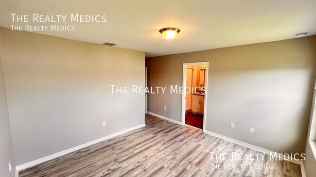 Building Photo - 413 Legacy Lp