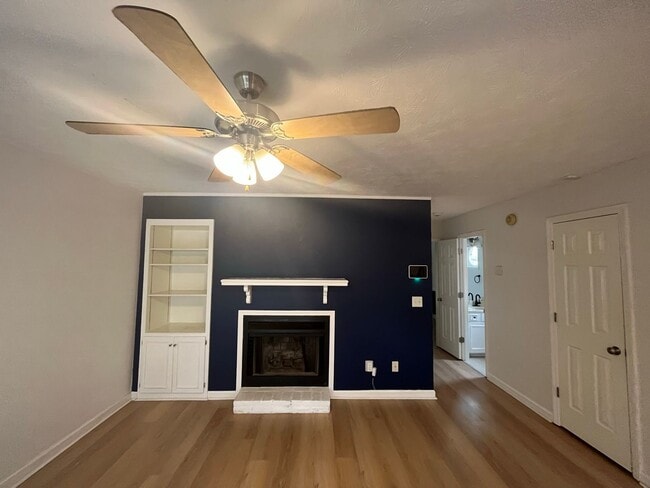 Building Photo - Your Dream Home is Waiting for You! Yardwo...