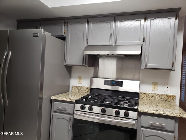 Building Photo - 4365 Loma De Oro Dr