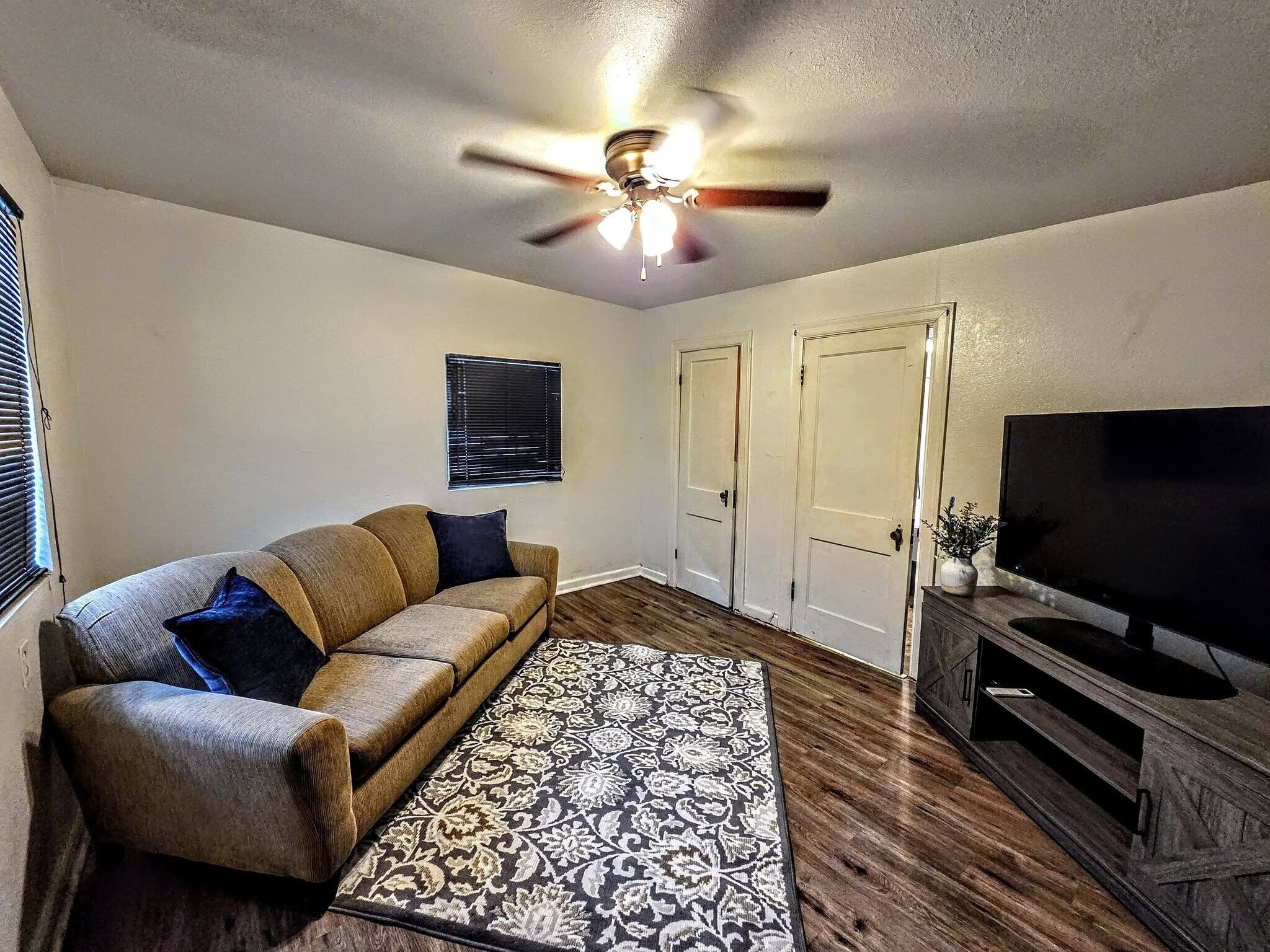 Building Photo - 1008 Runnels St
