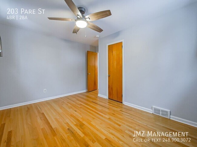 Building Photo - 203 Pare St