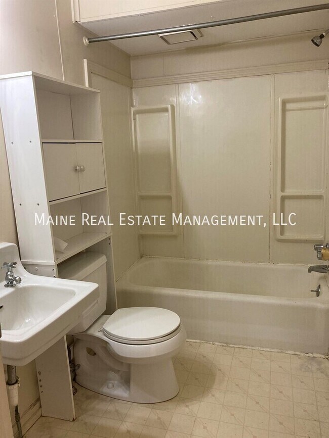 Building Photo - 99-101 Center St-Apt #1