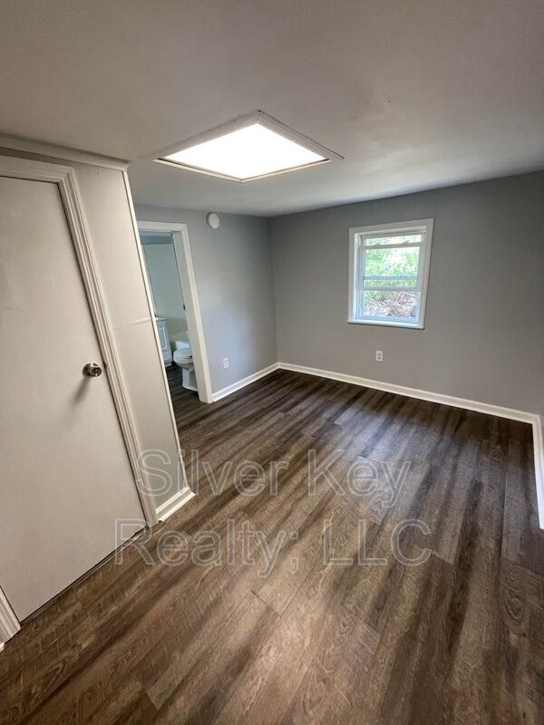 Building Photo - 1209 Hilltop Dr NE