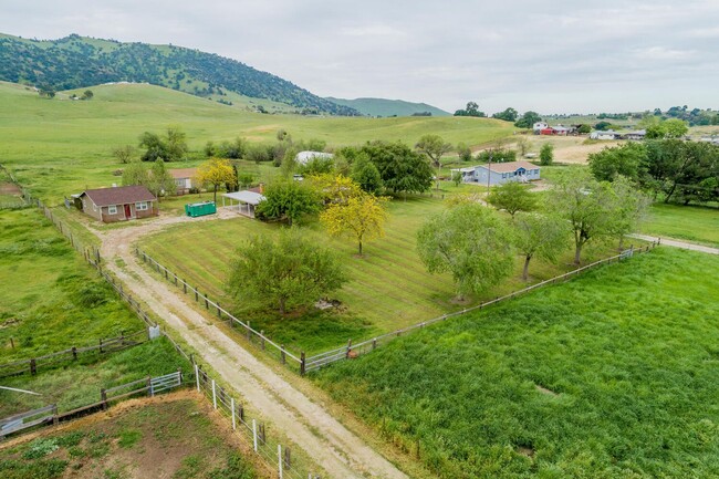 Building Photo - Home on Acreage (horses OK)  for Lease