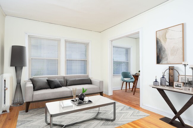 Building Photo - 2226 Garfield Ave S