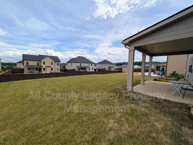 Building Photo - 928 Blue Juniper Cir