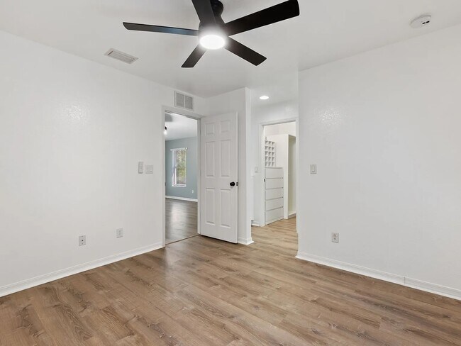 Building Photo - 12380 Easha Blvd