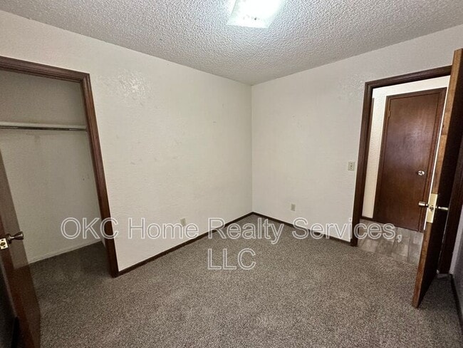 Building Photo - 7111 NW 30th Terrace