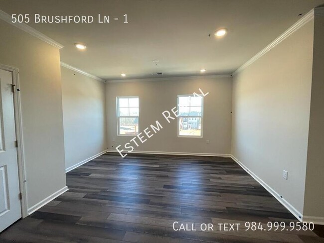 Building Photo - 505 Brushford Ln