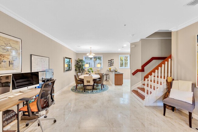 Building Photo - 323 Bayfront Dr