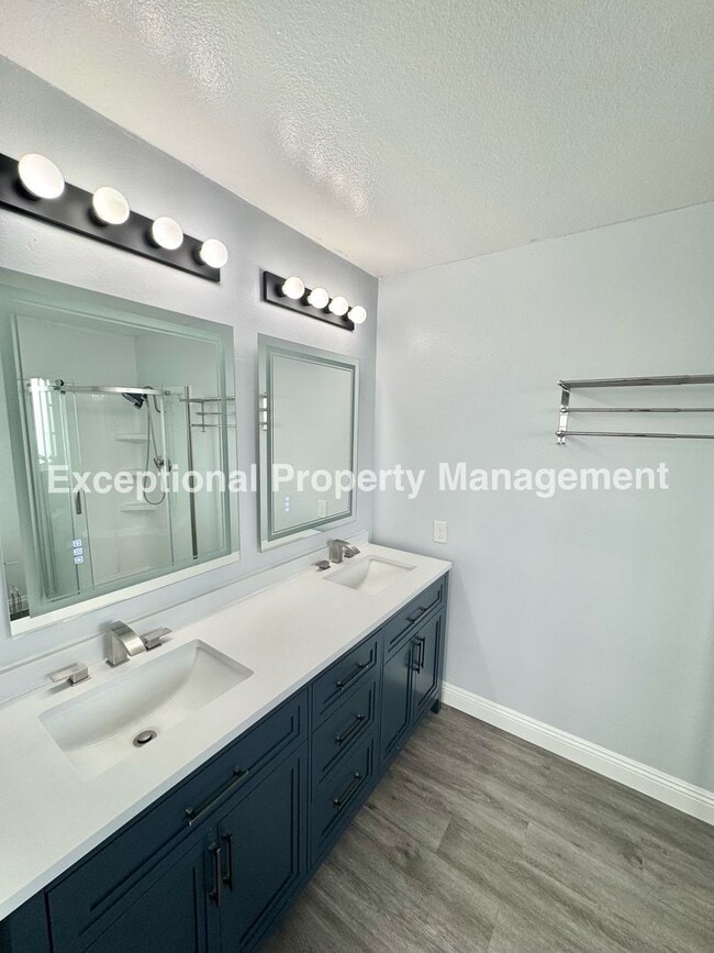 Building Photo - Ready to move in 3 bed 3 bath home!