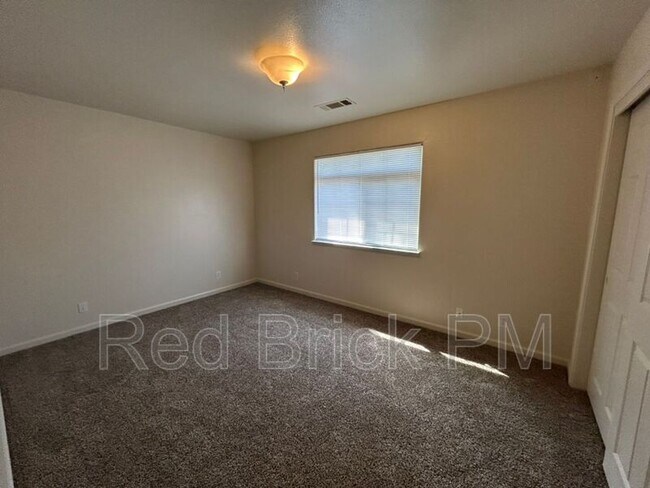 Building Photo - 1236 E Alexander Ave