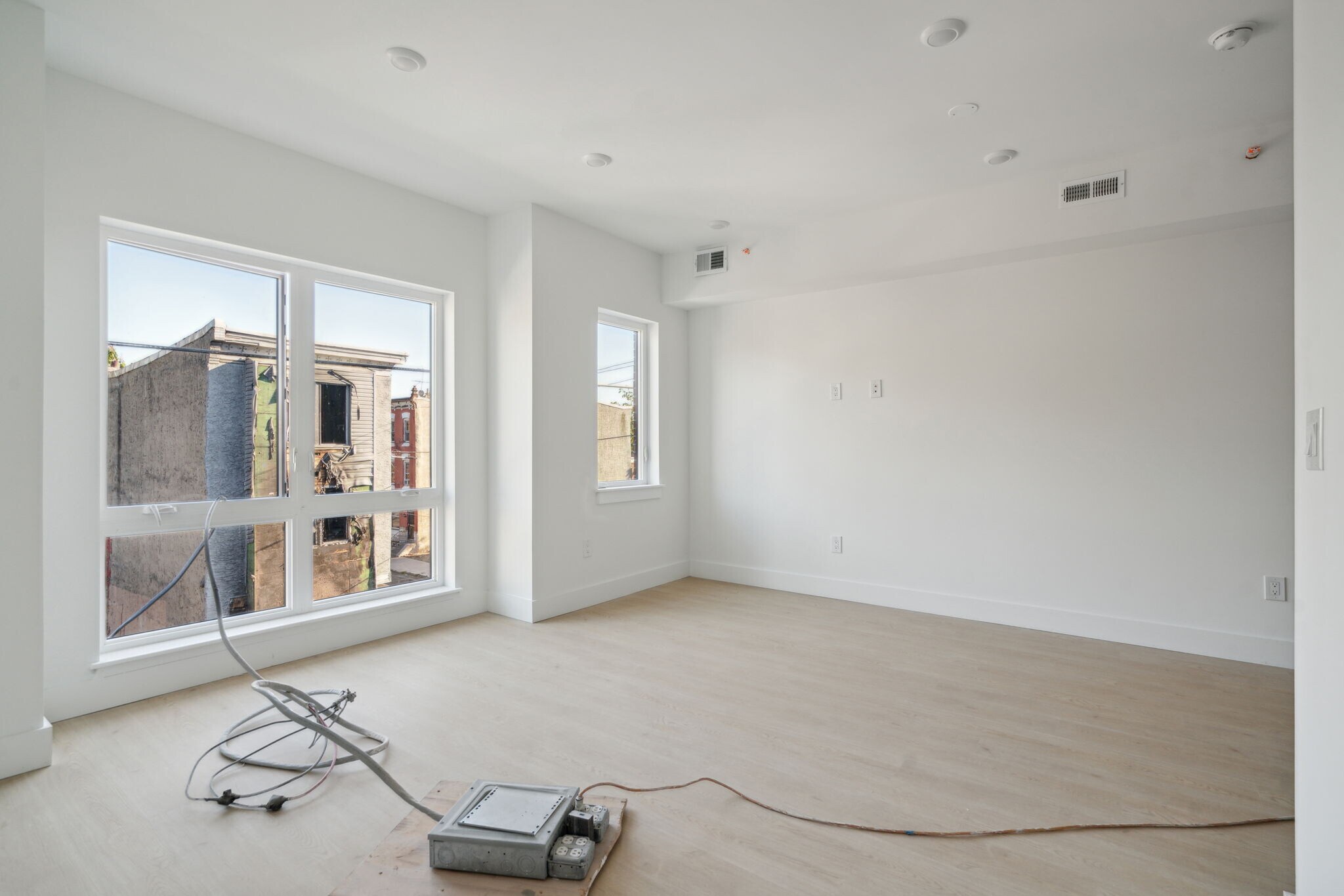 Building Photo - 2400 W Montgomery Ave