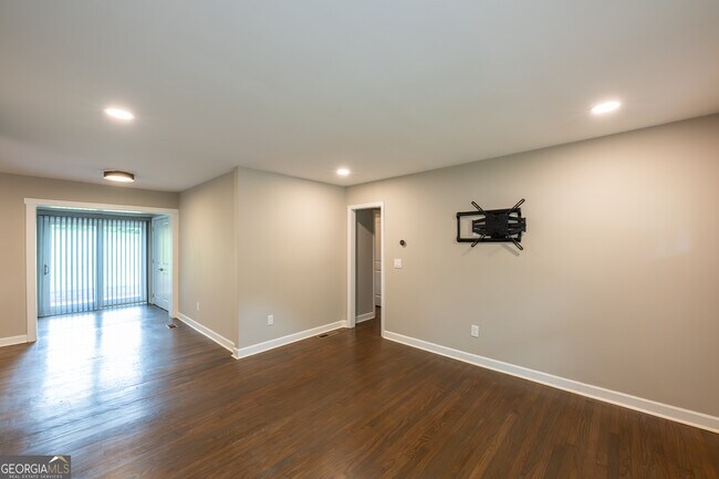 Building Photo - 2131 Bixler Cir