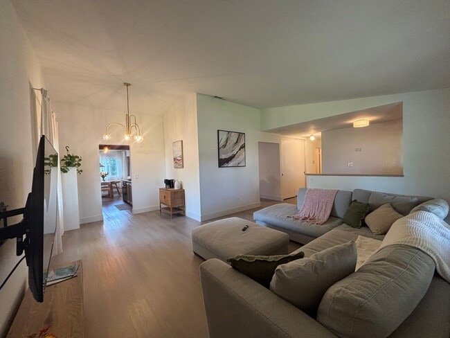 Building Photo - Beautiful Single-Story Gem in Vacaville!