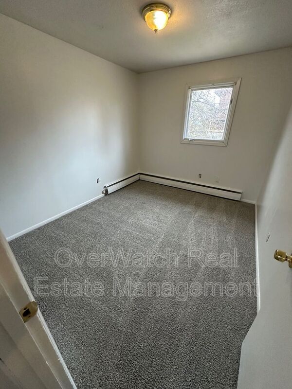 Building Photo - 3706 Iowa Dr
