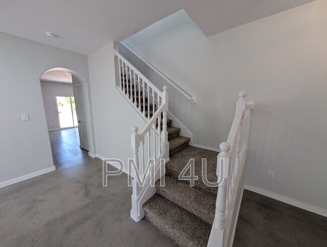Building Photo - 7105 Casa Elena Dr NE