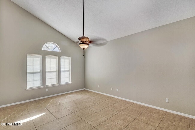 Building Photo - 10917 Loma Alta Pl