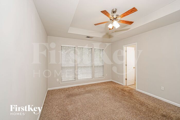 Building Photo - 501 Baronne St