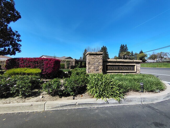 Building Photo - 13606 Brook Way