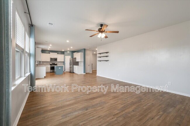 Building Photo - 208 Evergreen Ave