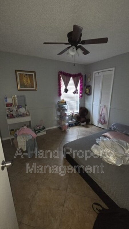 Building Photo - 2527 Chatham Cir