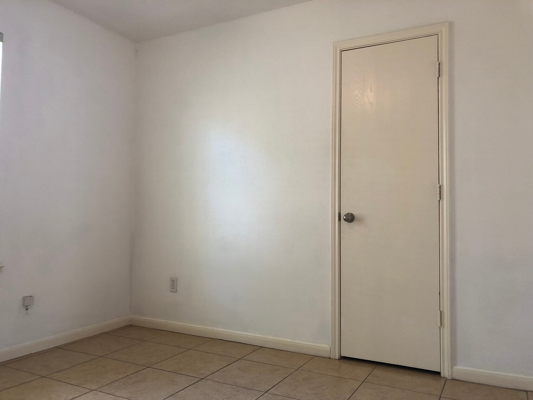 Building Photo - 9821 Rhea Ct