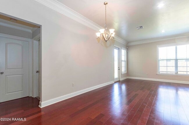 Building Photo - 3 bedroom, 2 bath home