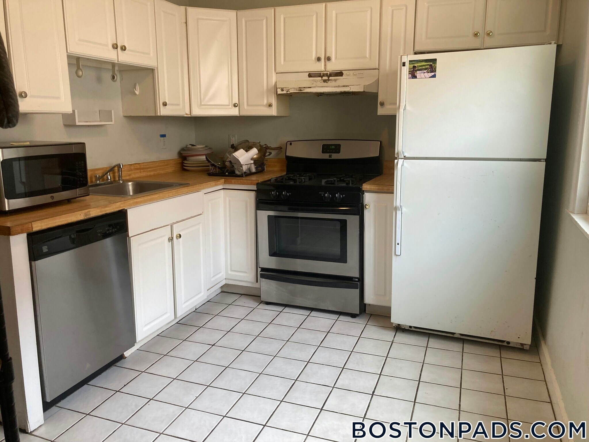 Building Photo - 15 Radnor Rd