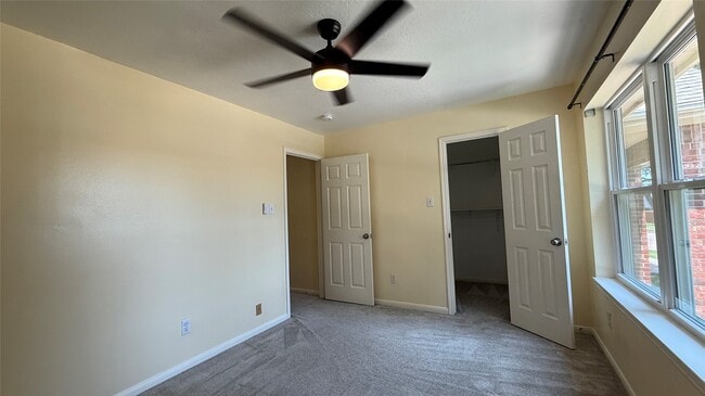 Building Photo - 7206 Bethany Bay Dr