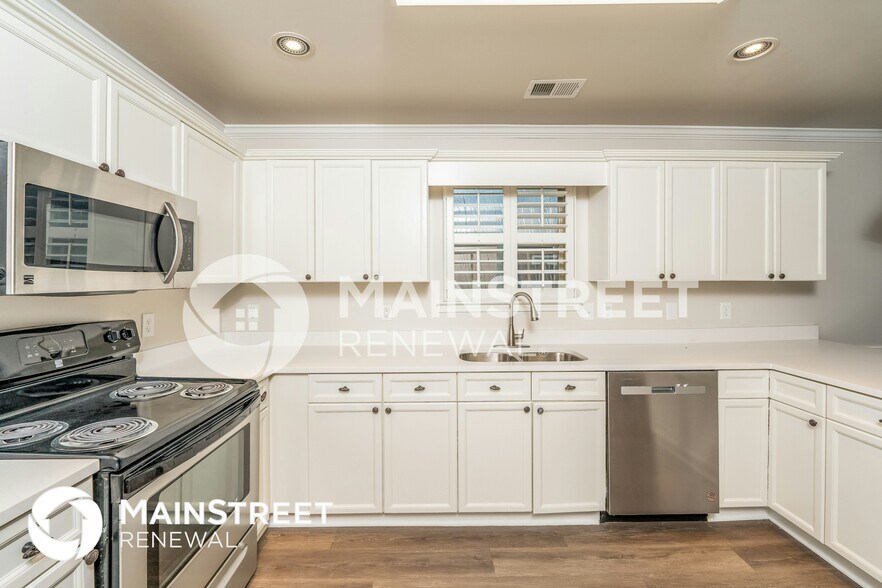Building Photo - 270 Fox Run Cir