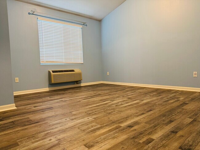 Building Photo - 128 Bertram Dr
