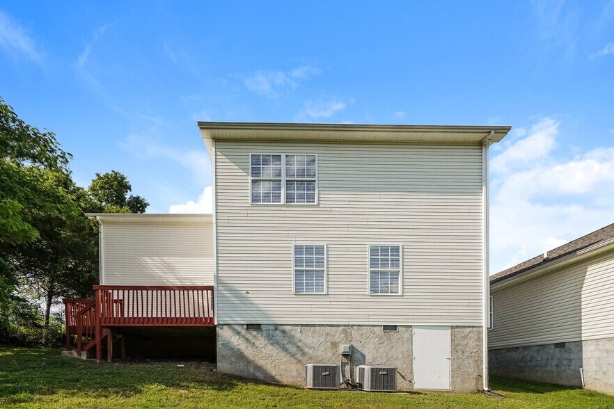 Building Photo - 2121 Hamilton Glen Pl
