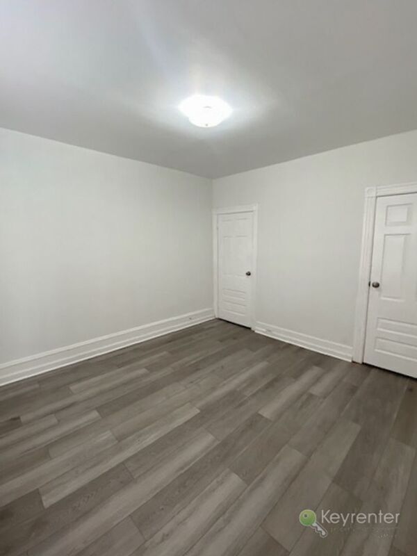 Building Photo - 16 N Rigby Ave