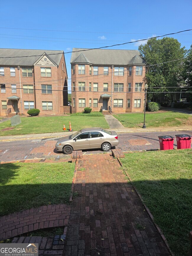 Building Photo - 293 Orange St