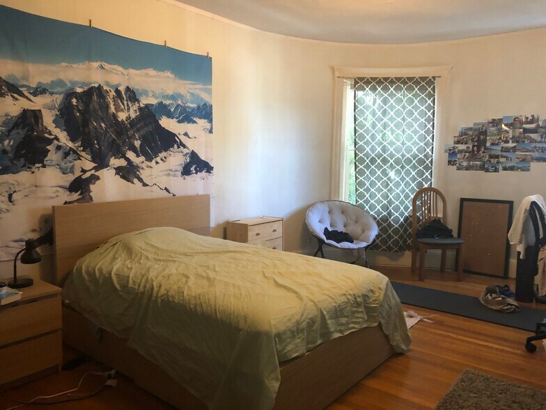 Building Photo - 126 Glenville Ave