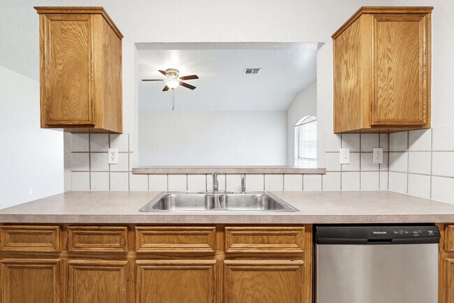 Building Photo - 3605 Westwood Dr
