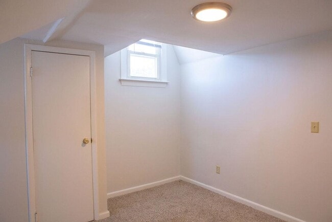 Building Photo - 180 N Main St