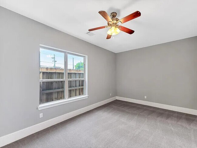 Building Photo - 4609 Nett St