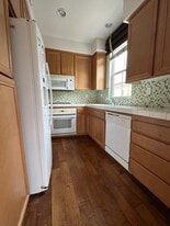 Building Photo - 5053 Plaza Promenade